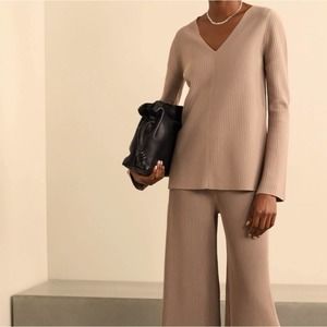 Theory Ribbed-knit sweater Taupe Size Large L spun from soft ribbed-knit loose